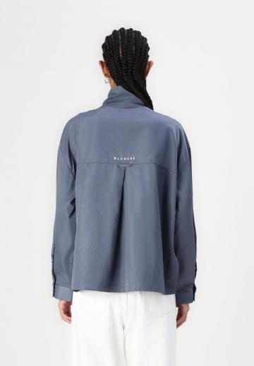 Куртка с накладнымит карманами