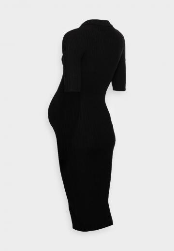 Вязаное платье