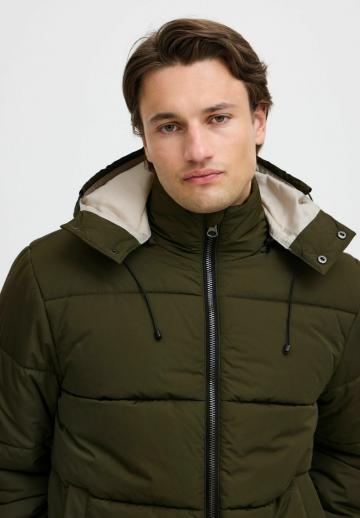 Зимняя куртка