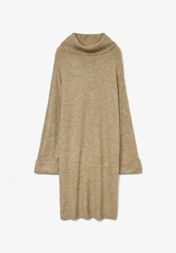 Вязаное платье