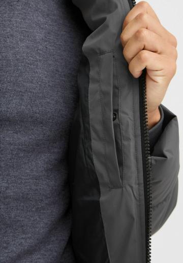 Зимняя куртка