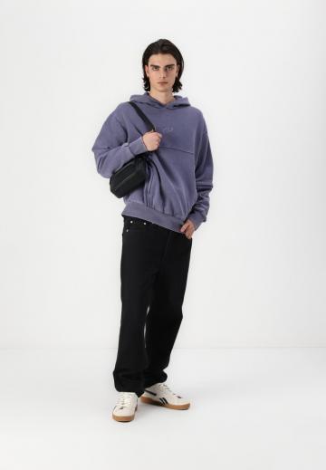 Пуловер с капюшоном