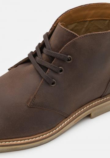 Ботинки на шнуровке