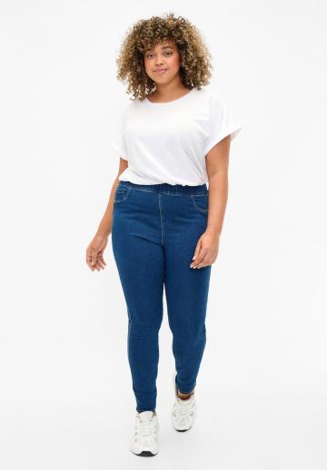 Узкие джинсы