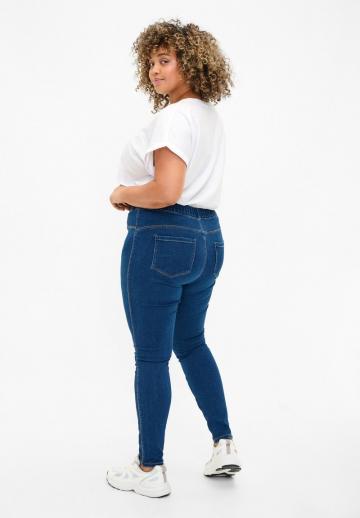 Узкие джинсы