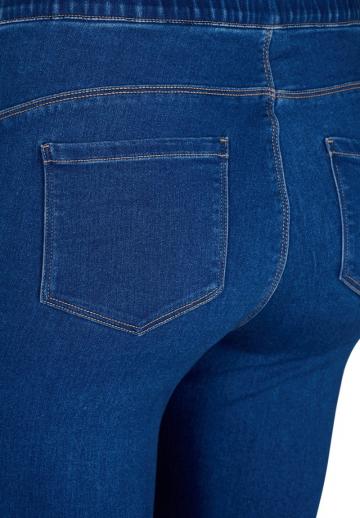 Узкие джинсы