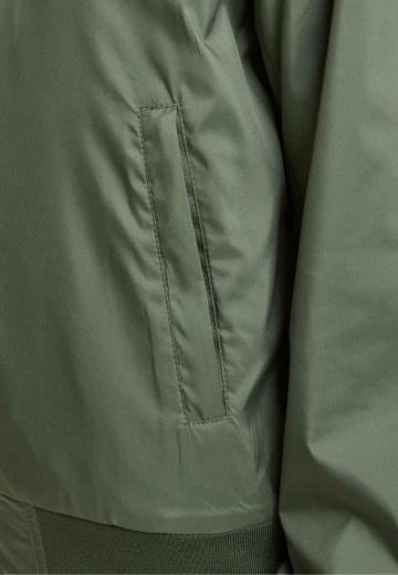 Куртка с накладнымит карманами