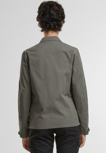 Куртка с накладнымит карманами