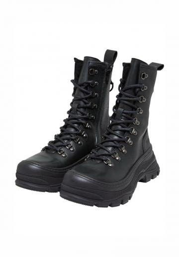 Ботинки на шнуровке