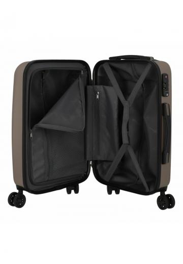 Чемодан на колесах