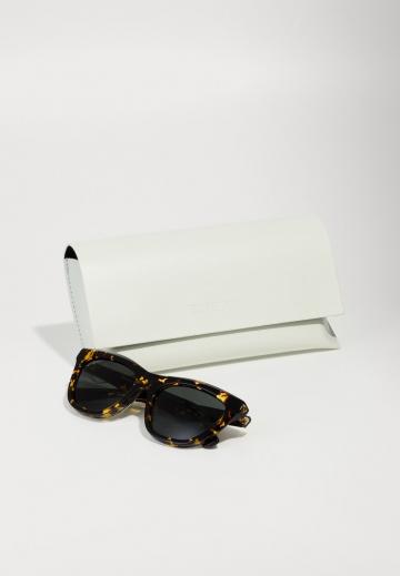 Солнечные очки