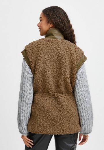 Длинный жилет