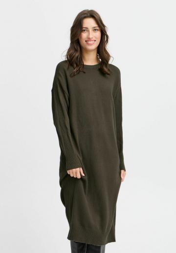 Вязаное платье