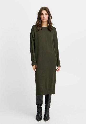 Вязаное платье