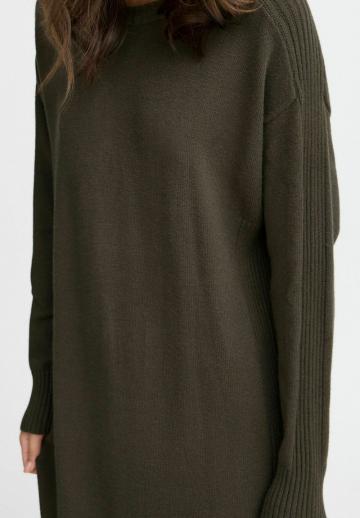 Вязаное платье