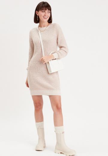 Вязаное платье