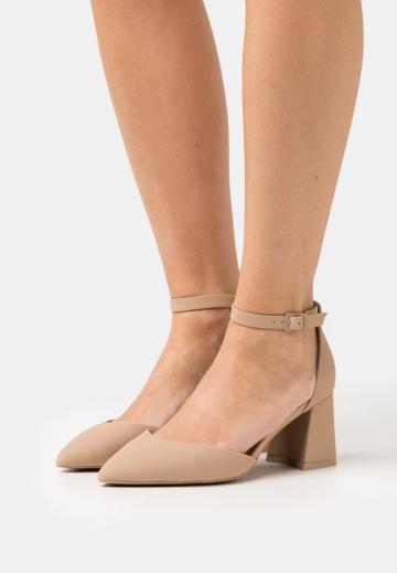 Туфли с ремешком