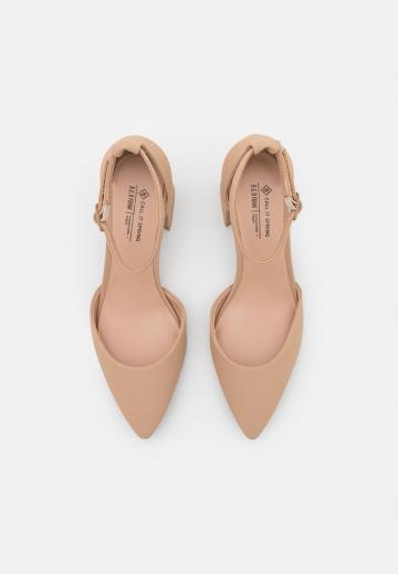 Туфли с ремешком