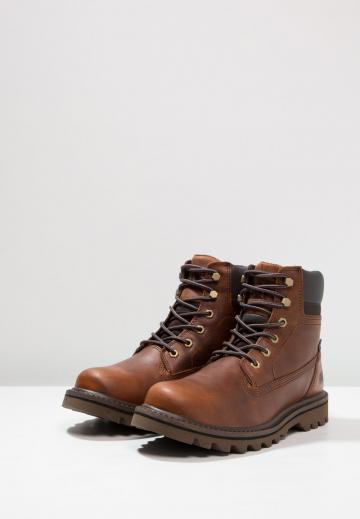 Ботинки на шнуровке