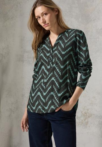 Атласная блузка