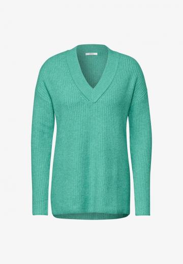 Пуловер с вырезом V