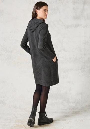 Вязаное платье