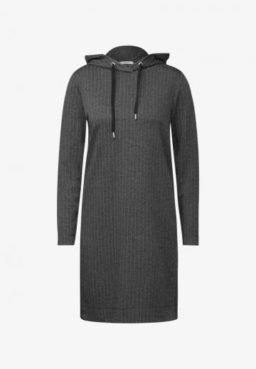 Вязаное платье