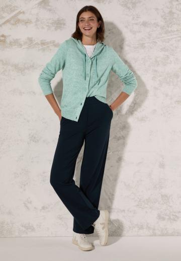 Вязаная кофта