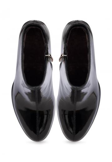 Высокие сапоги