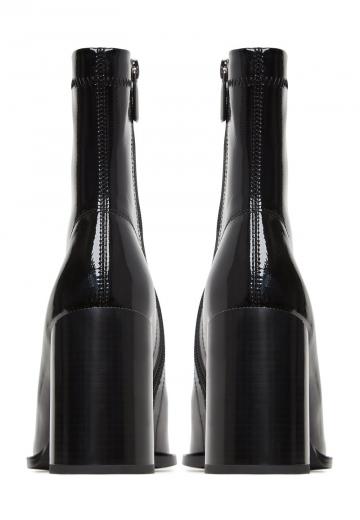 Полусапожки на высоком каблуке