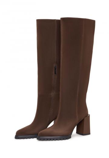 Высокие сапоги