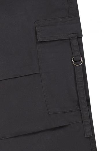 Брюки с накладными карманами