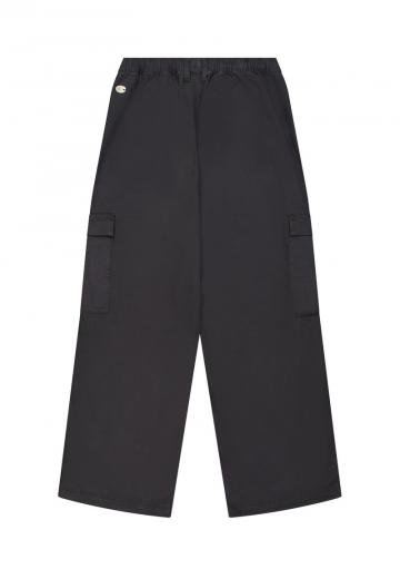 Брюки с накладными карманами