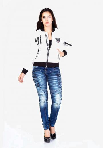 Узкие джинсы