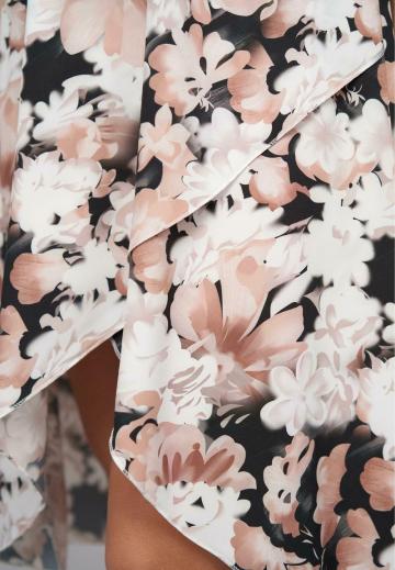 Платье без бретелек