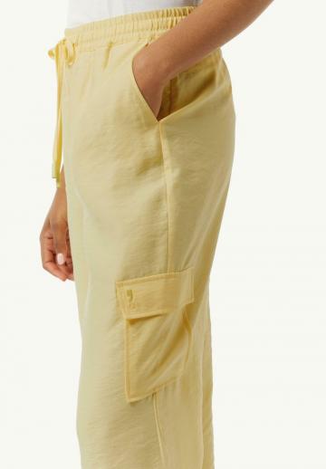 Брюки с накладными карманами