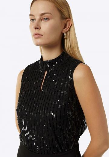 Блузка без рукавов