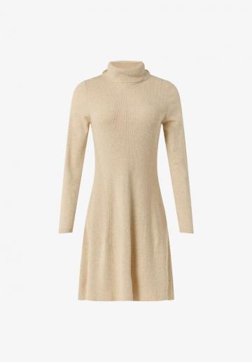 Вязаное платье