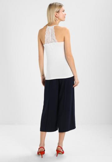 Топ на бретельках