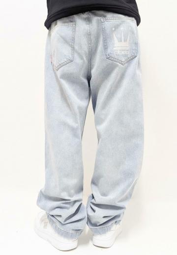 Прямые джинсы