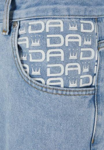 Прямые джинсы