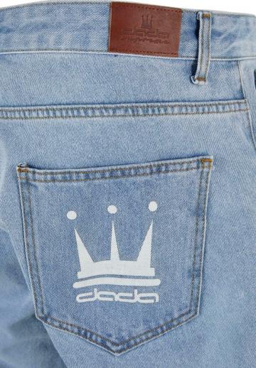 Прямые джинсы