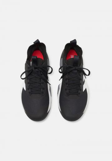 Тренировочные кроссовки