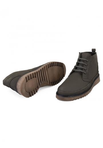 Ботинки на шнуровке