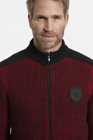 Вязаная кофта 