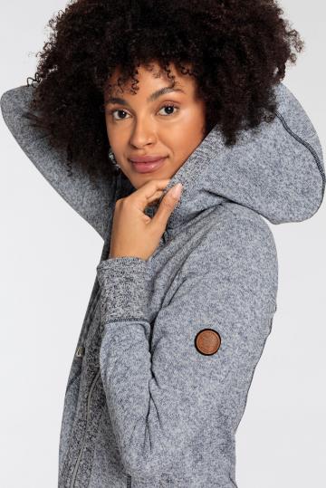 Вязаная кофта