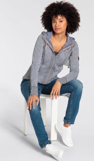 Вязаная кофта