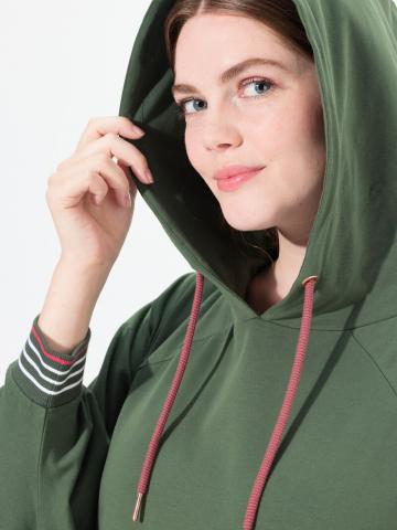 Свободная футболка