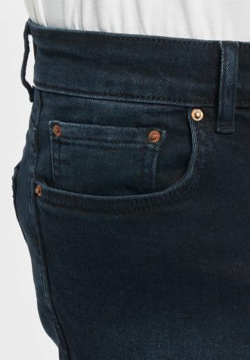 Узкие джинсы
