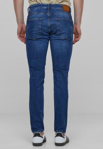 Узкие джинсы